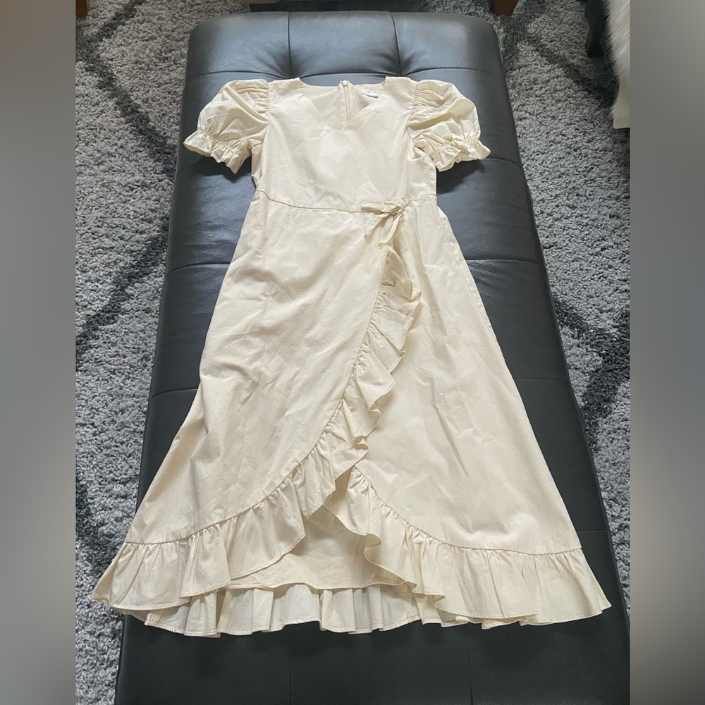 A loves a girls dress size S